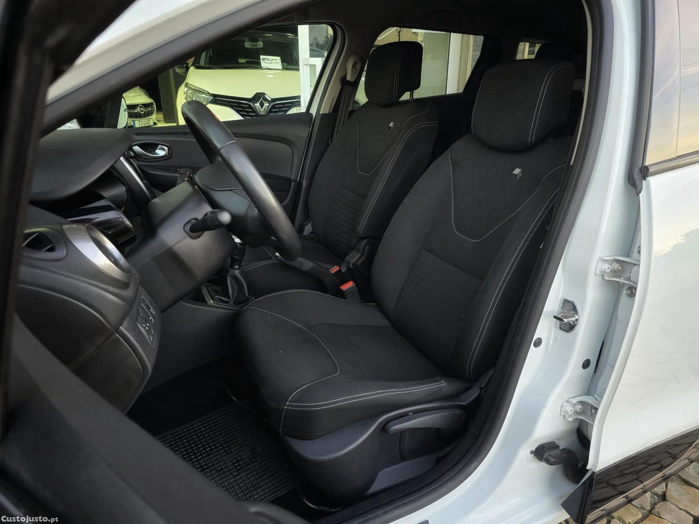 Renault Clio 1.5 dCi Limited — fotografia 16