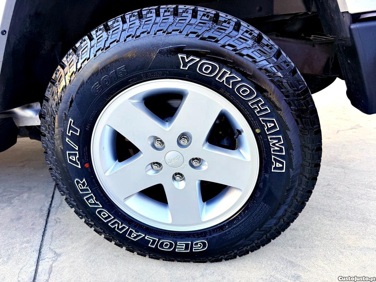 Jeep Wrangler Sahara Unlimited — fotografia 10