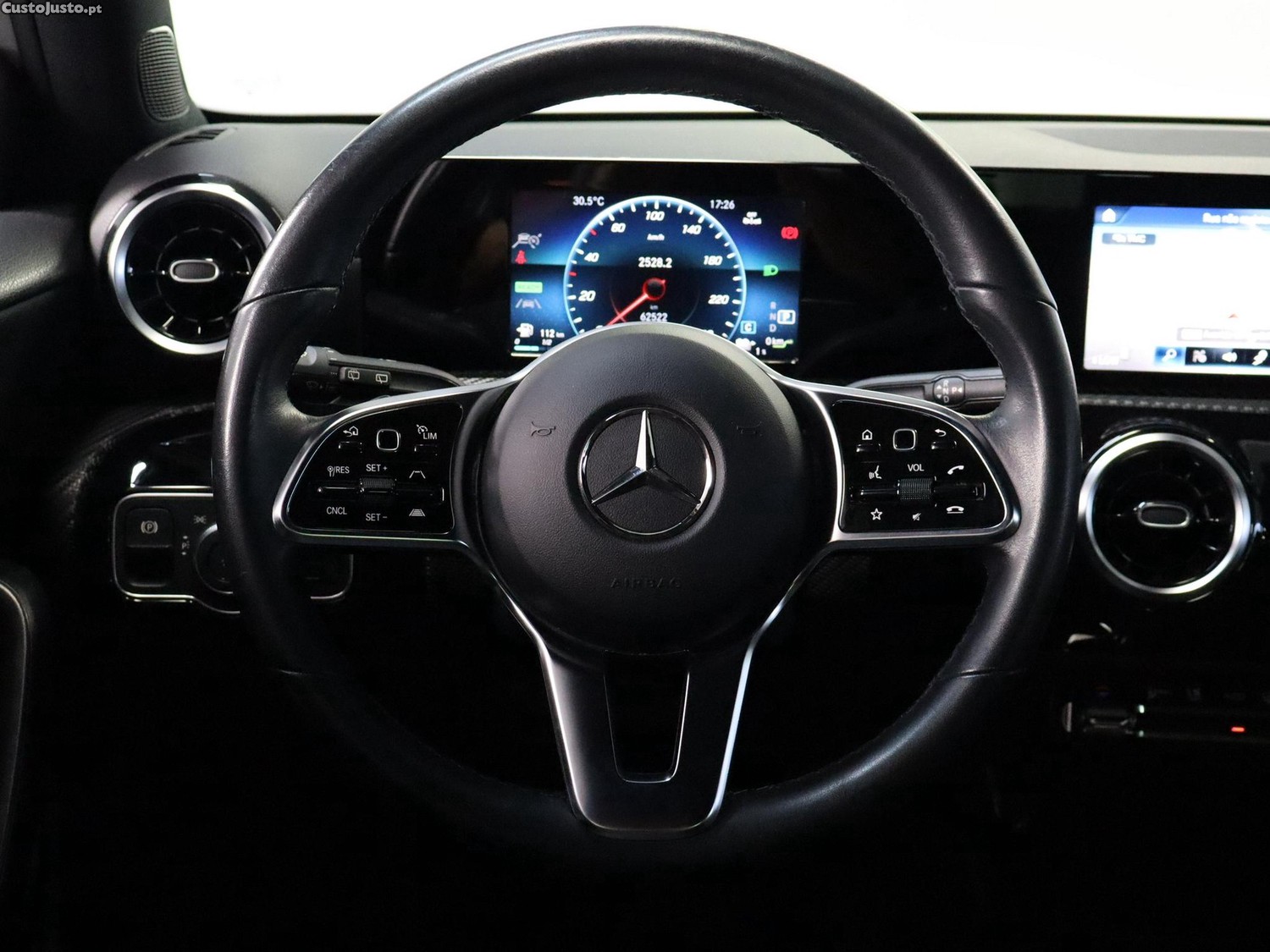 Mercedes-Benz A 250 e Style Plus — fotografia 8