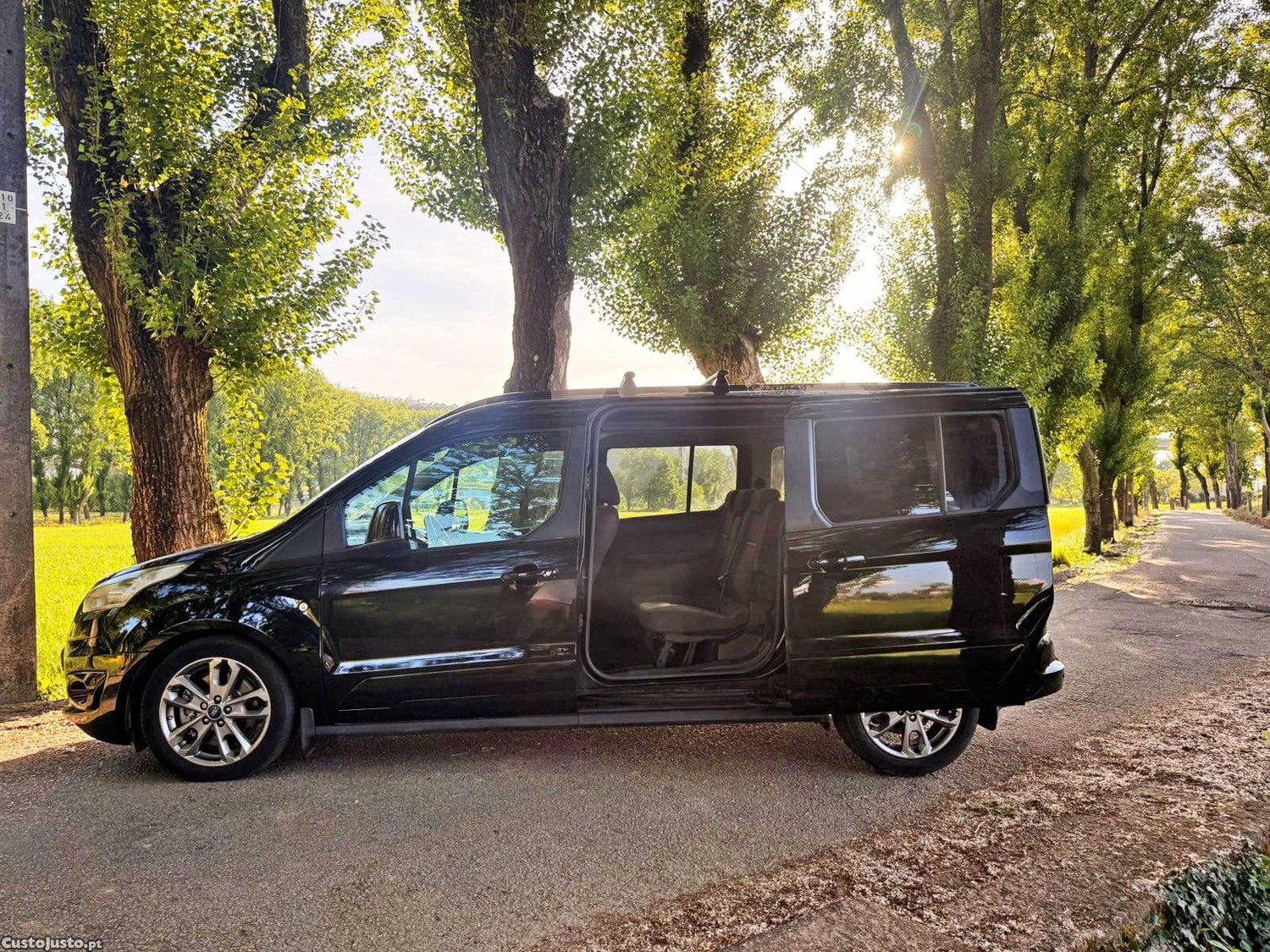 Ford Tourneo Grand 1.6 TDCi Titanium - 14 — photo 4