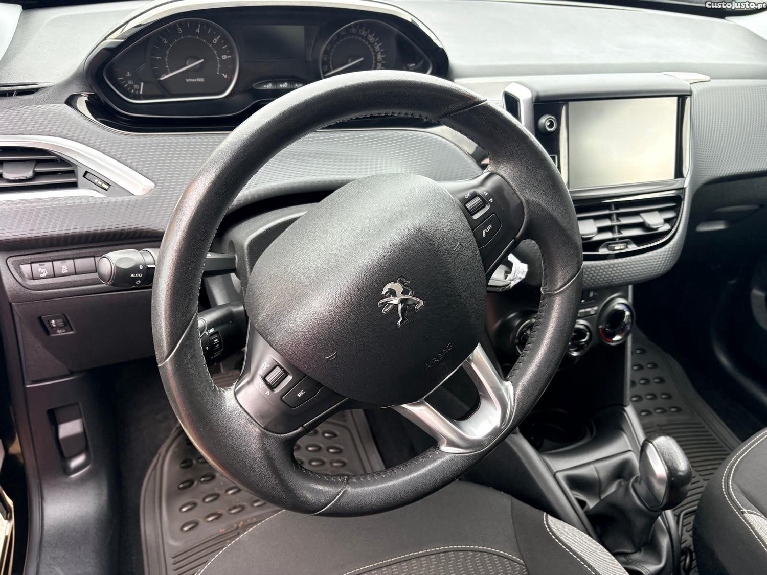 Peugeot 208 1.2 VTI 82 — fotografia 5