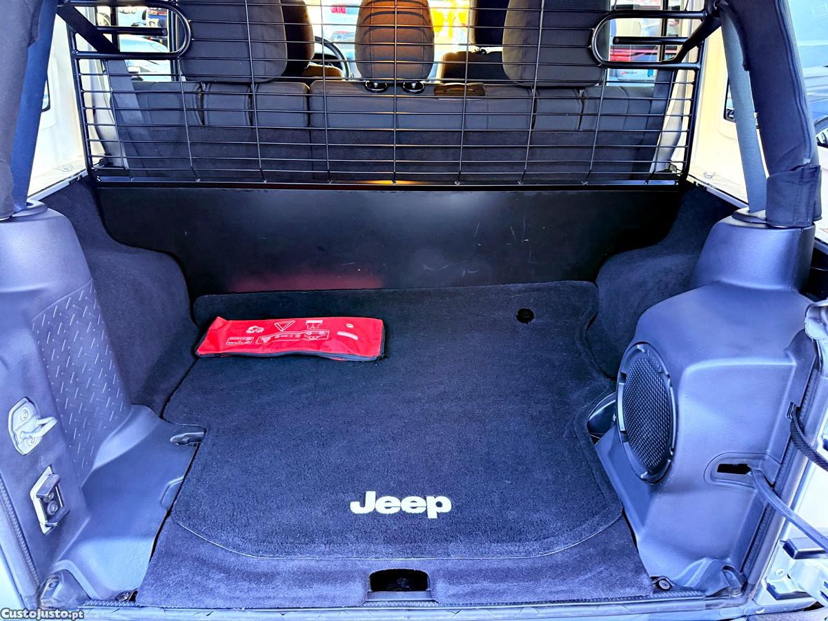Jeep Wrangler Sahara Unlimited — fotografia 26