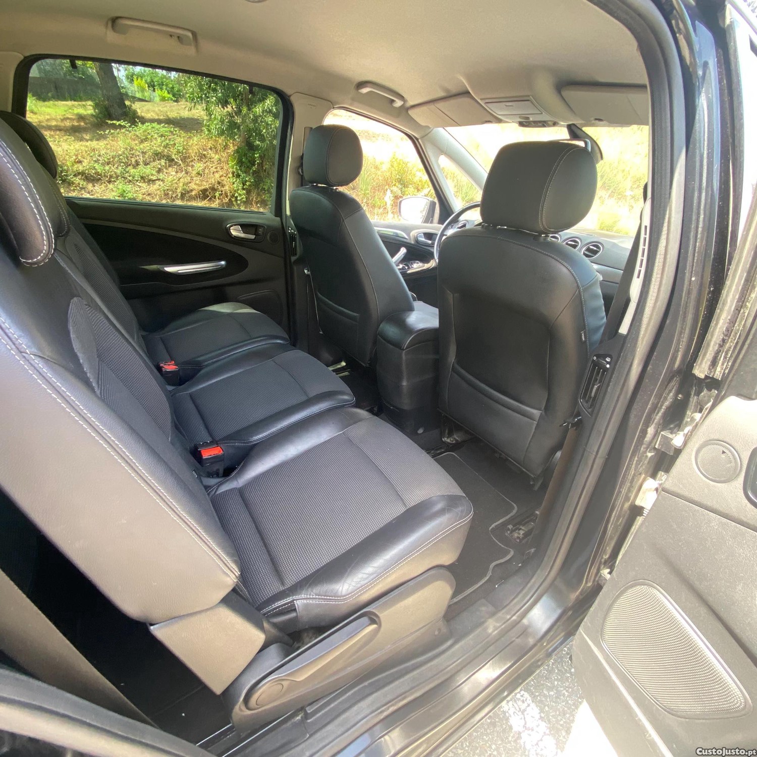 Ford S-Max Titanium 2.0 TDI 140 CV 7 Lugares — fotografia 2