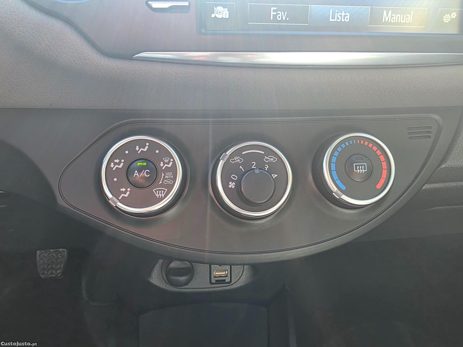 Toyota Yaris 1.0 VVT-I COMFORT 72CV — fotografia 13