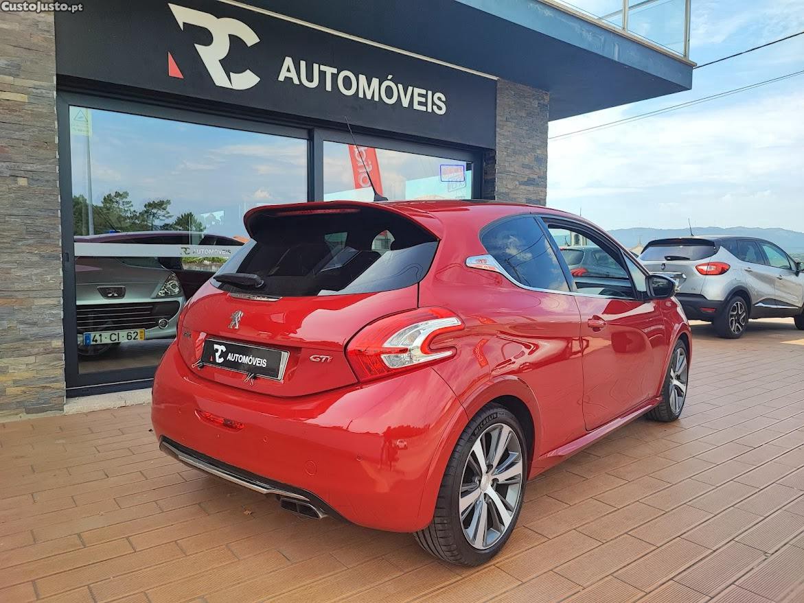 Peugeot 208 GTI 1.6 THP — fotografia 8