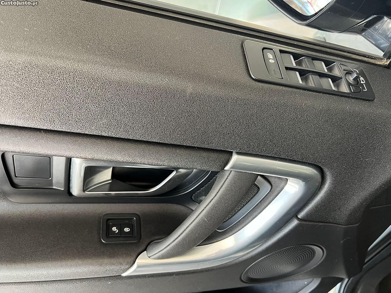 Land Rover Discovery Sport 2.0 eD4 HSE — fotografia 6