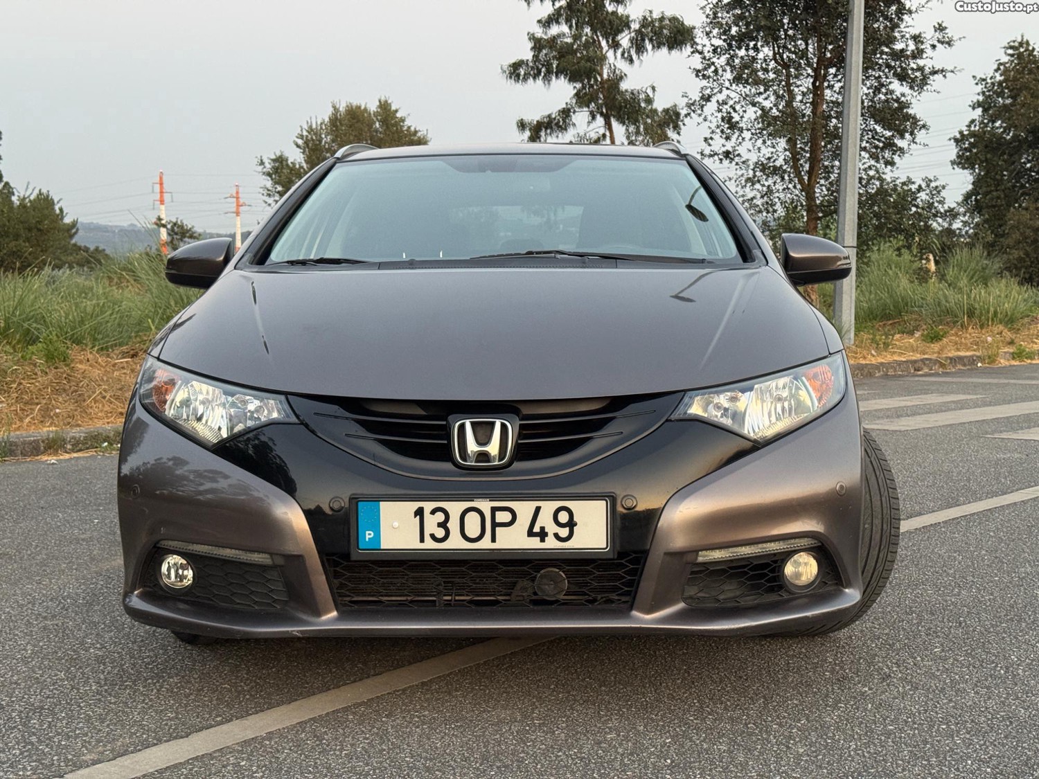 Honda Civic Tourer - 14 foto 2