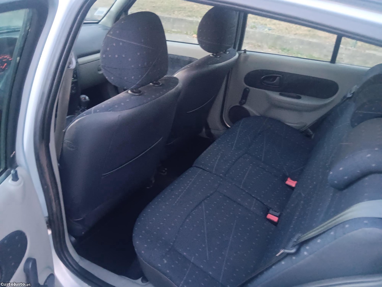 Renault Clio 1.5cc DCI Gasóleo — fotografia 3