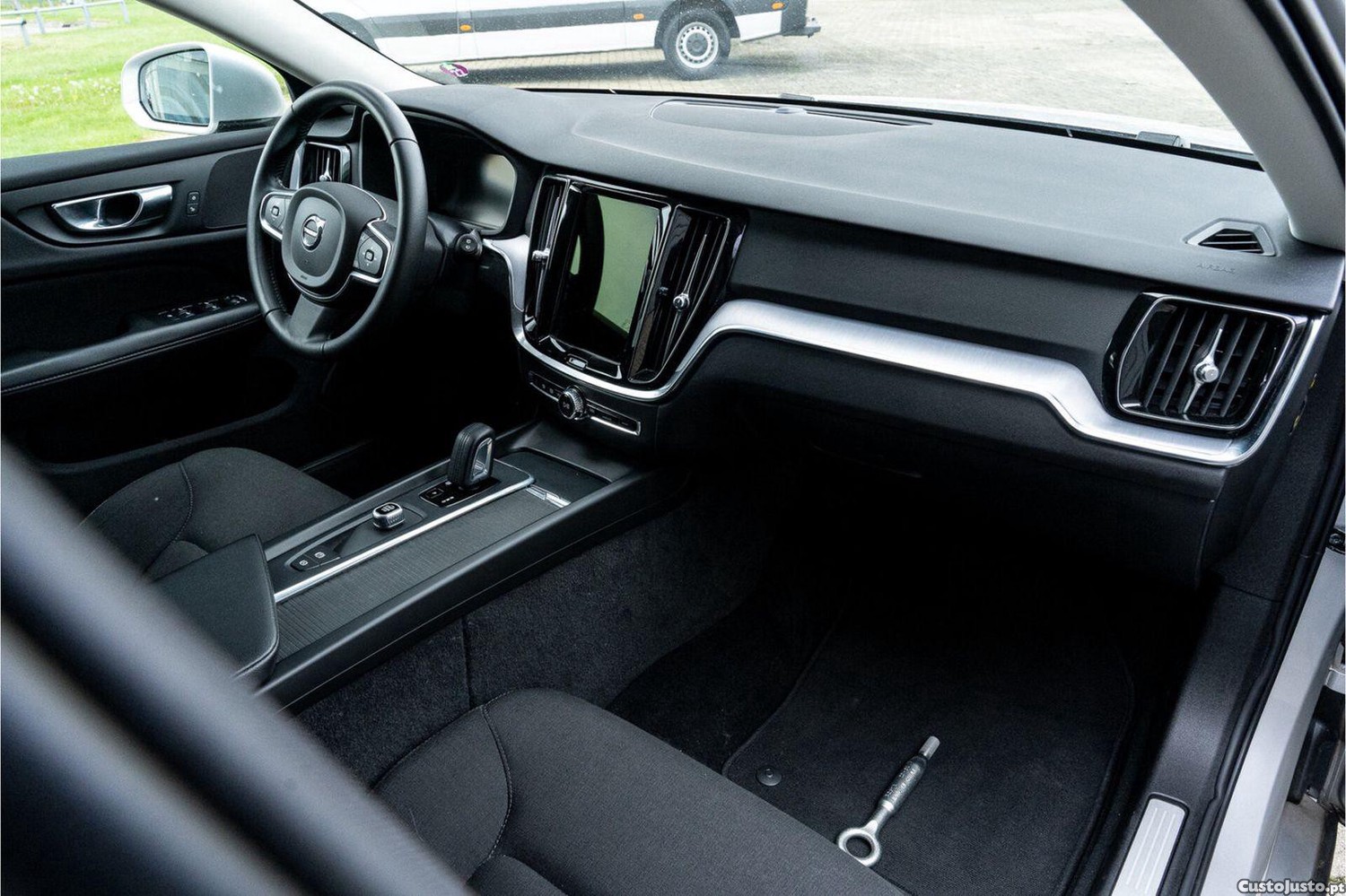 Volvo V60 2.0 B3 Momentum Advantage - 20 foto 3
