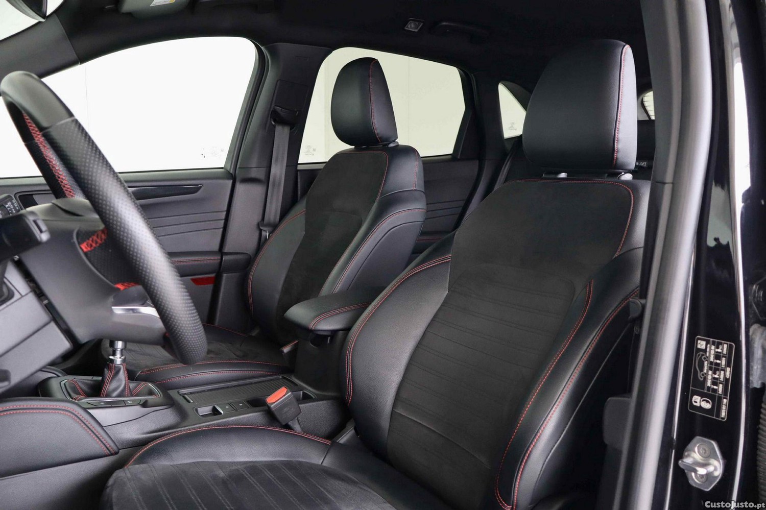 Ford Kuga 1.5 EcoBoost ST-Line X — fotografia 21