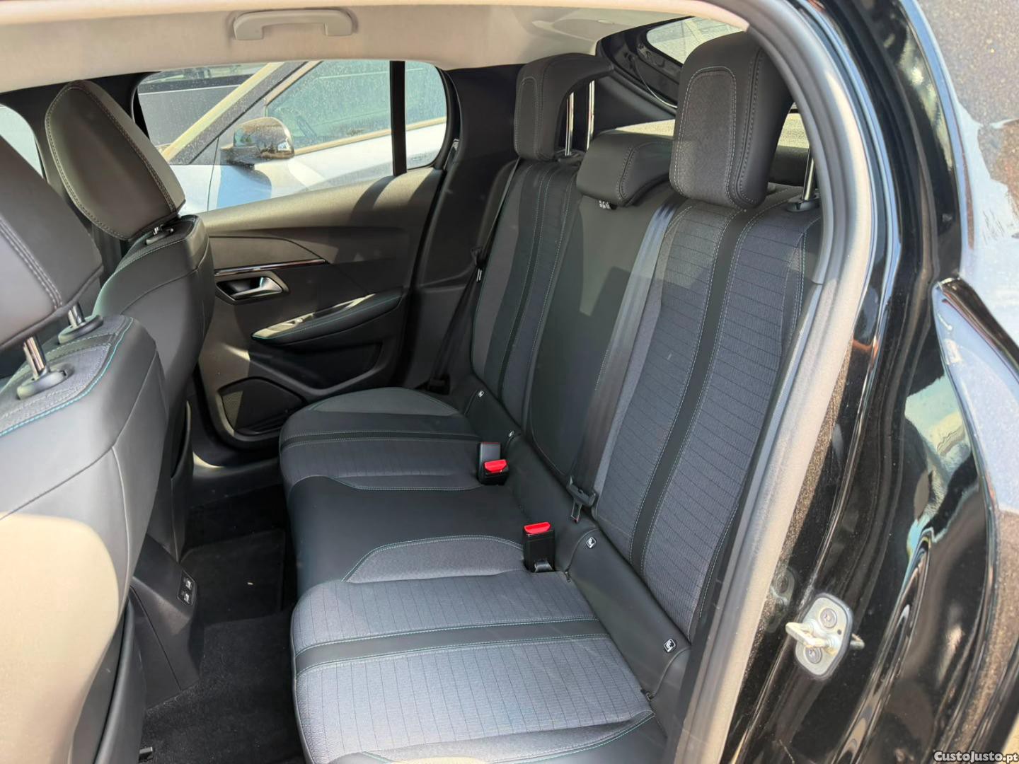 Peugeot 208 1.2 PURETECH ALLURE 100CV — fotografia 3