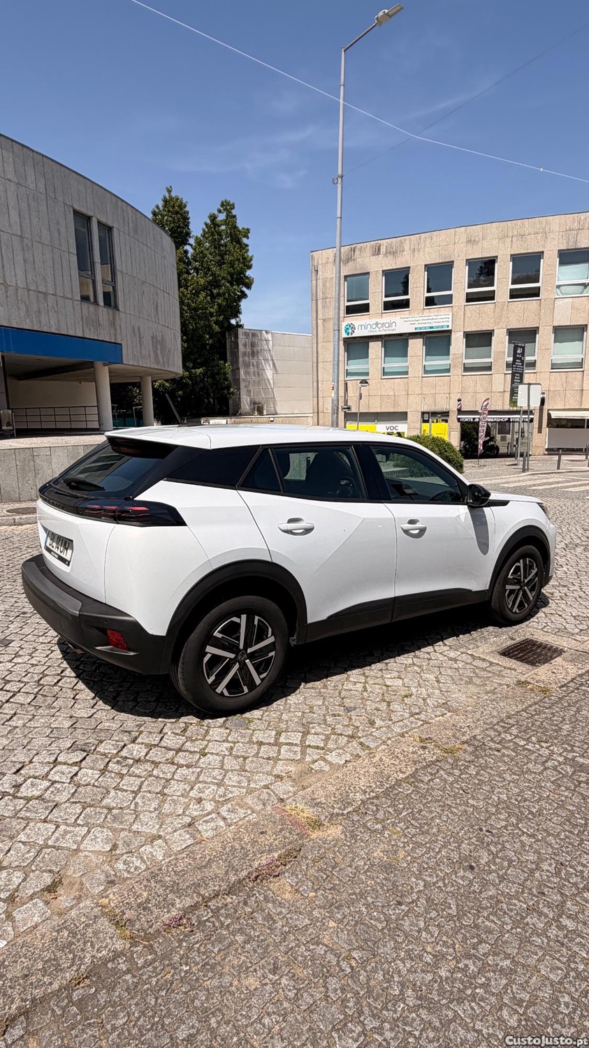 Peugeot 2008 1.2 active — fotografia 5