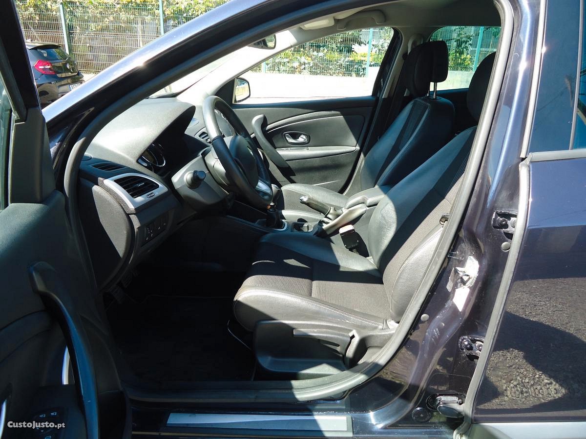 Renault Mégane Sport Tourer 1.5 dCi Dynamique S — fotografia 3
