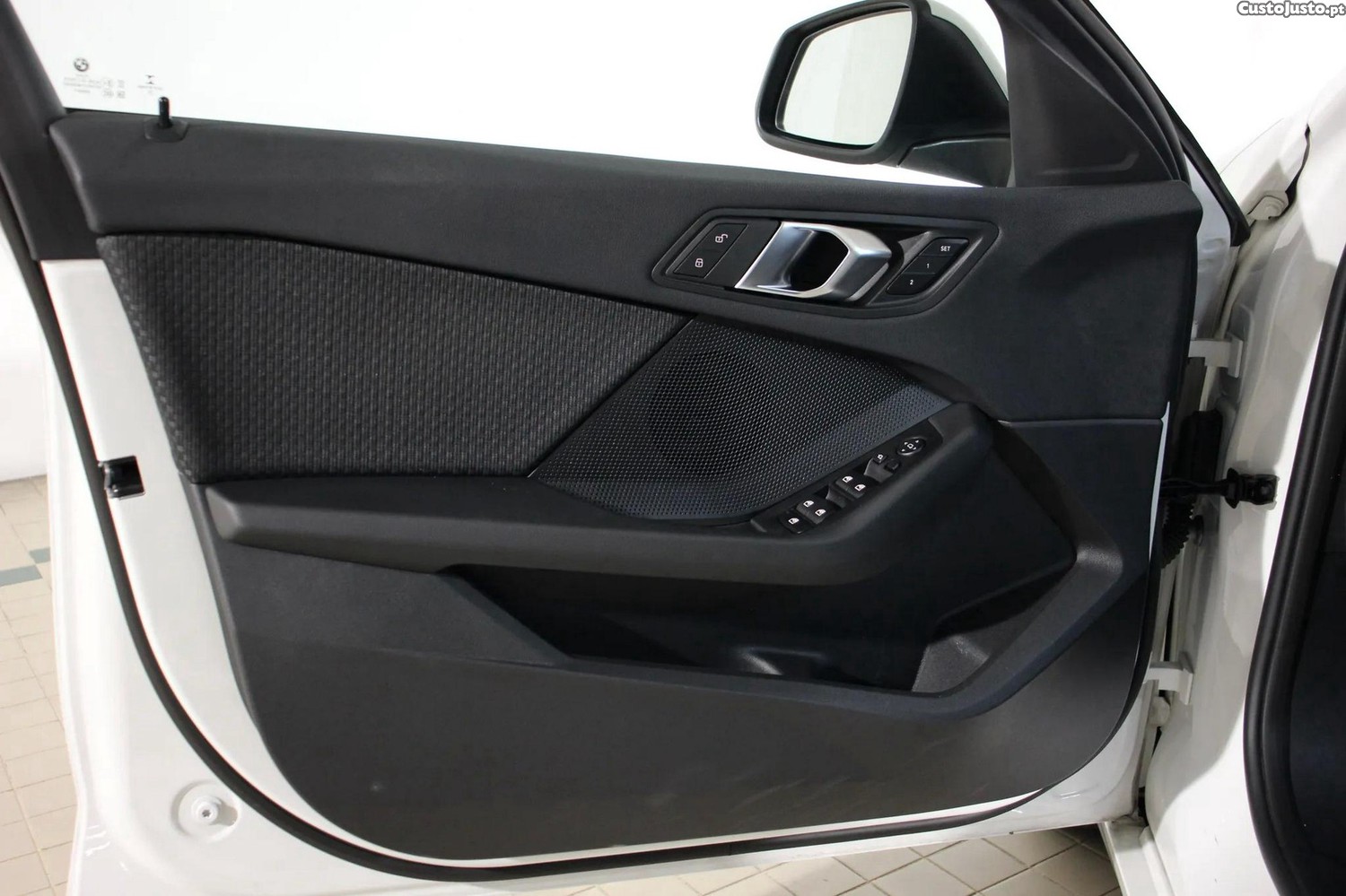 BMW 116 i — fotografia 15