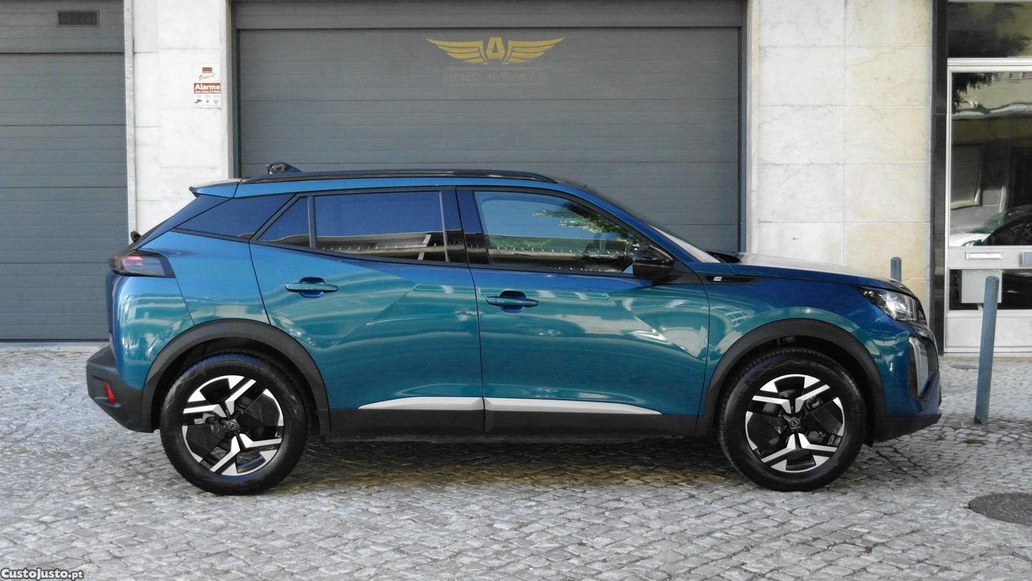 Peugeot e-2008 54 kWh Allure — fotografia 18