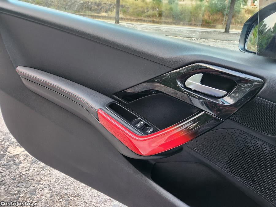 Peugeot 208 GTI 200 THP — fotografia 6
