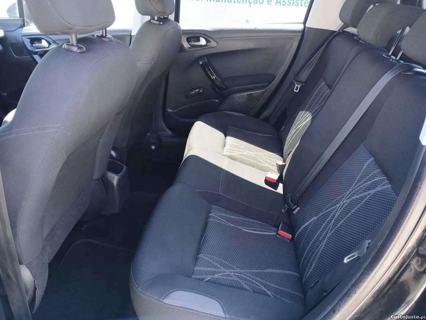 Peugeot 208 1.2 vti active — fotografia 8