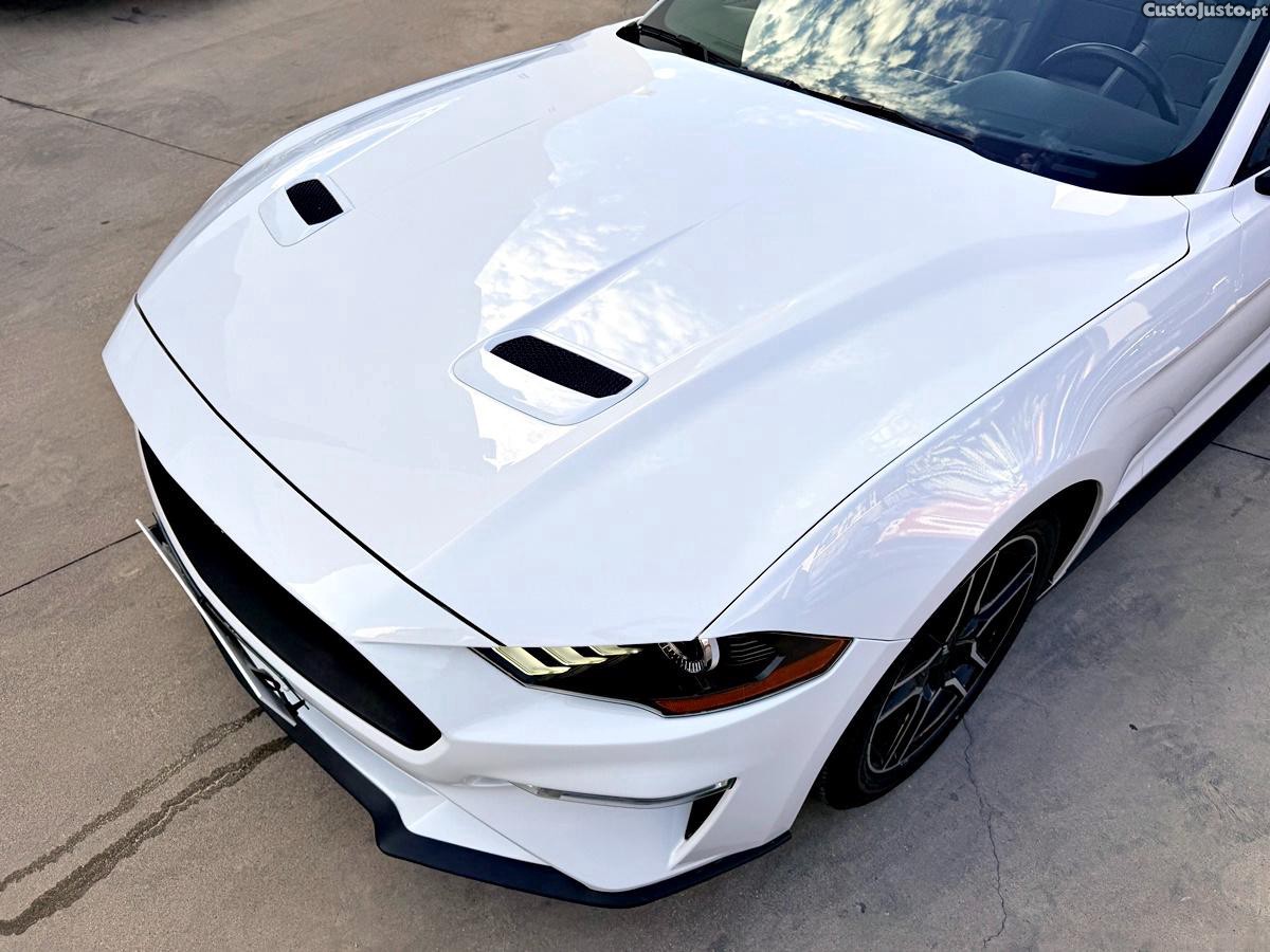 Ford Mustang 2.3 Convertible — fotografia 6