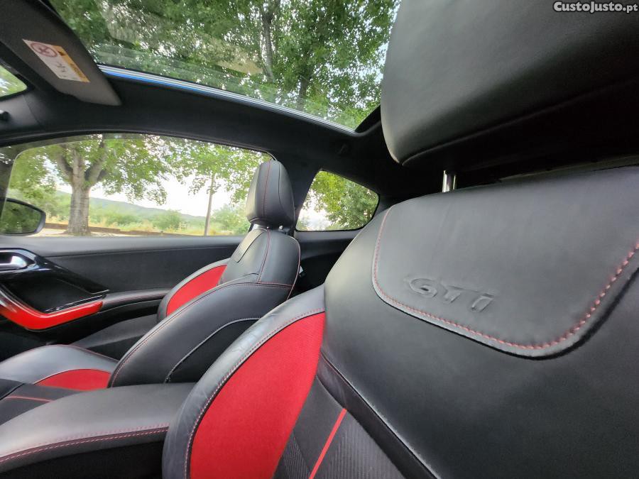Peugeot 208 GTI 200 THP — fotografia 11