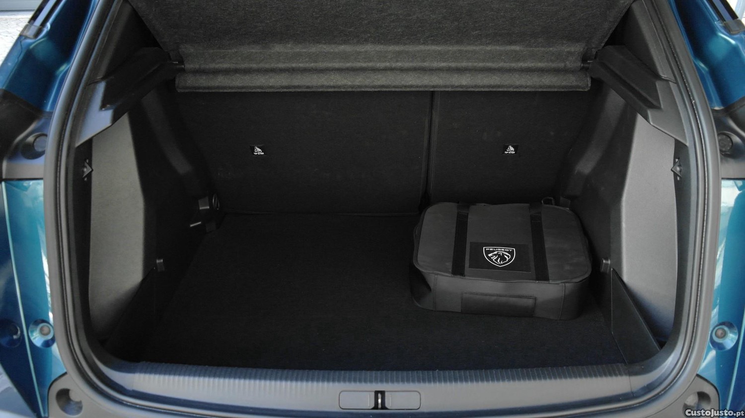 Peugeot e-2008 54 kWh Allure — fotografia 19