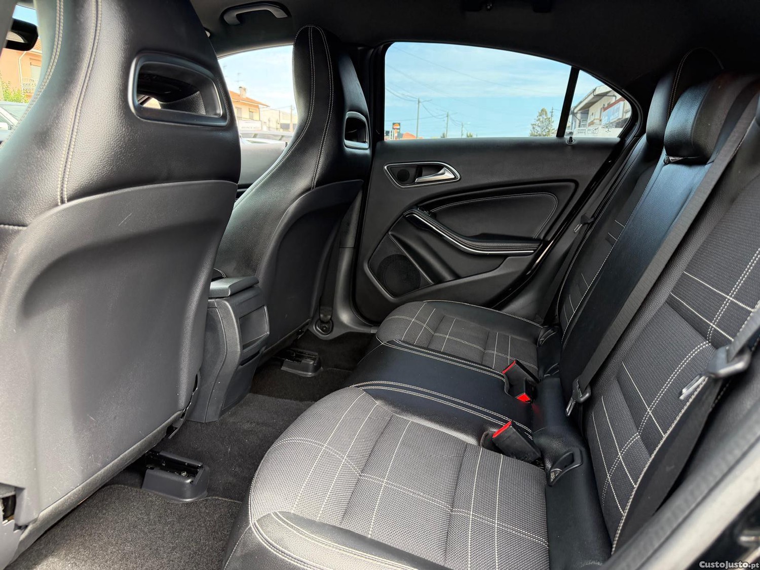 Mercedes-Benz A 160 d Urban — fotografia 17