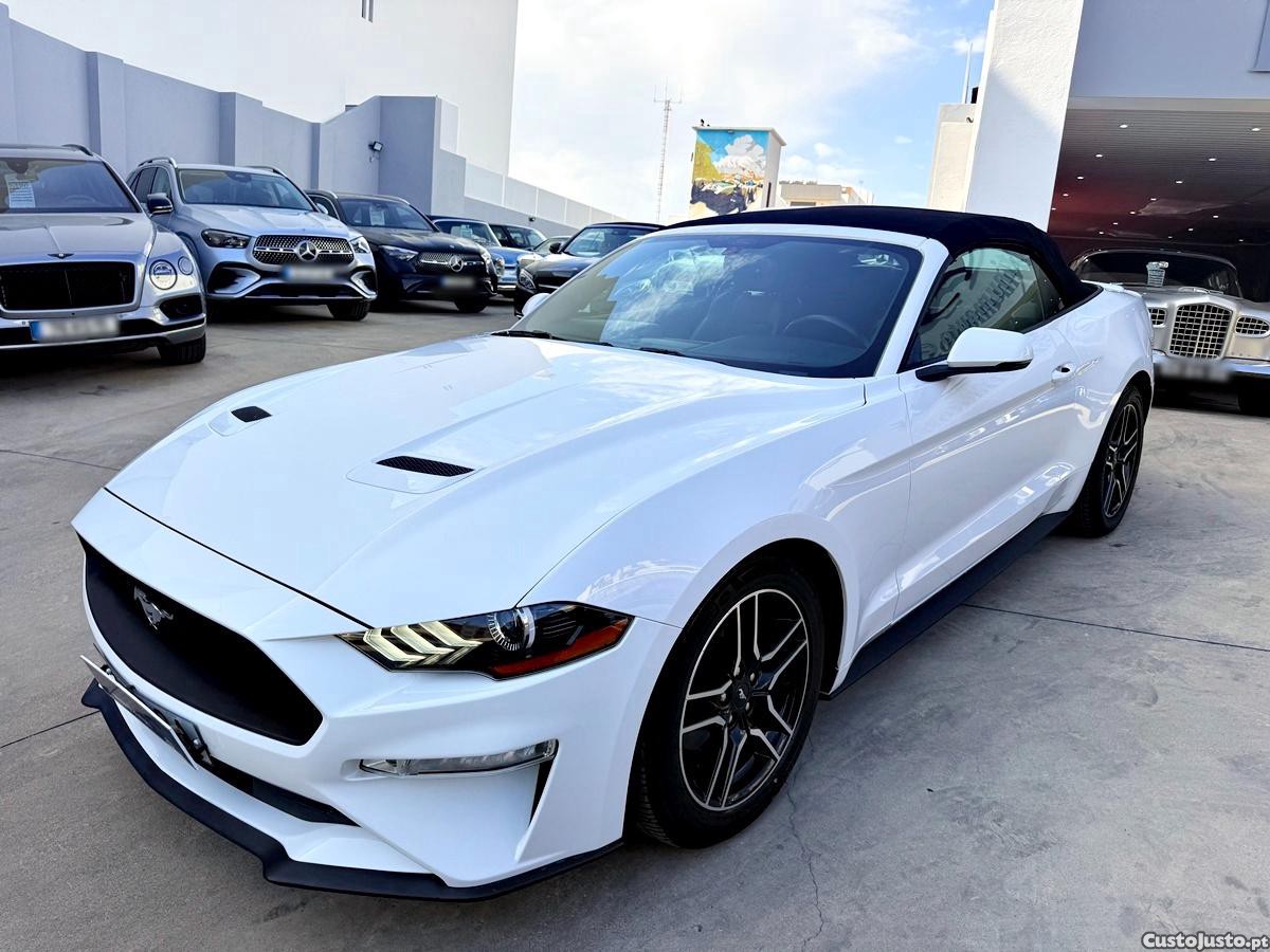 Ford Mustang 2.3 Convertible — fotografia 48