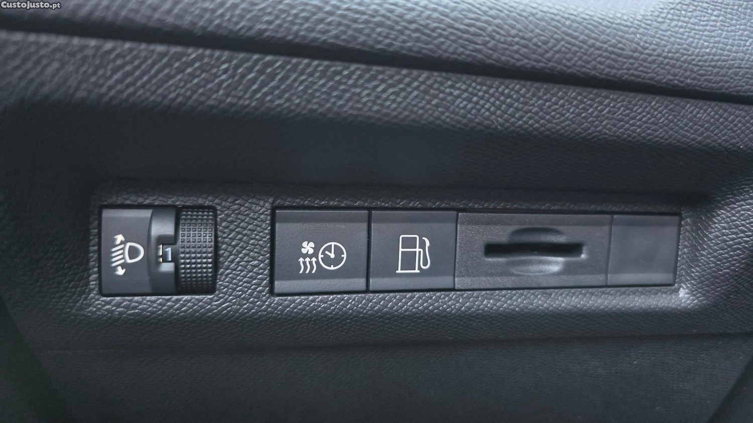 Peugeot 308 Hybrid Plug-in Active Pack EAT 8 — fotografia 20