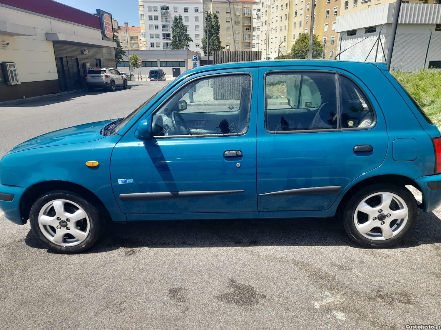 Nissan Micra 1.0 — fotografia 2