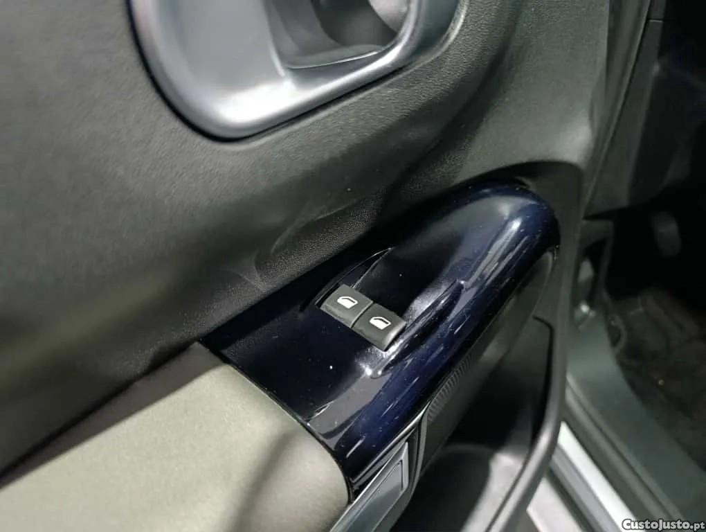 Citroën C4 1.2 PureTech Feel Business — fotografia 4