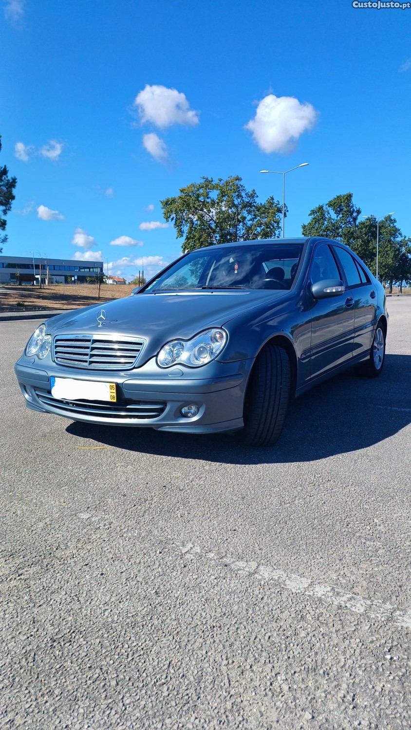 Mercedes-Benz C 200 Limusin — fotografia 5