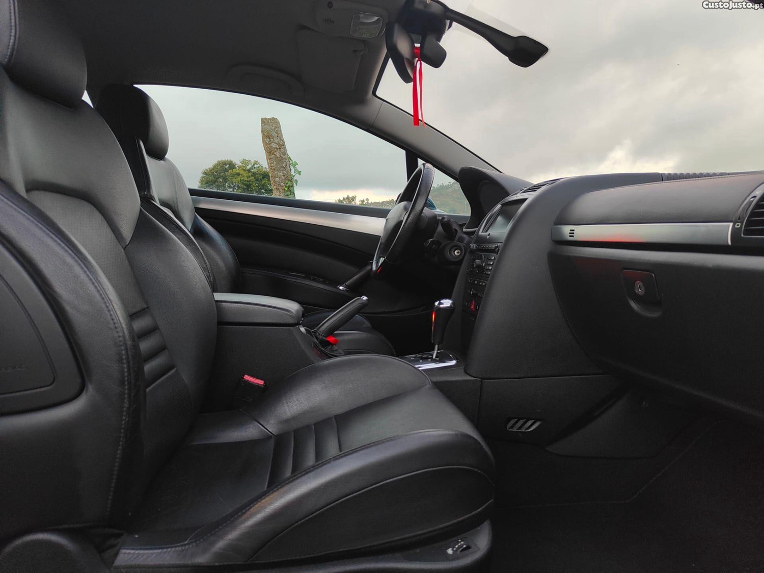 Peugeot 407 Coupé 2.7 HDi V6 AM6 — fotografia 10