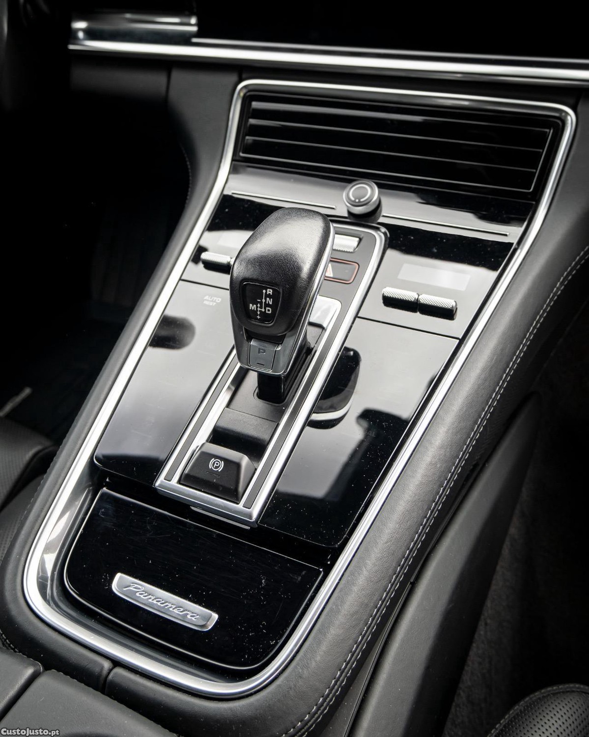 Porsche Panamera 4 E-Hybrid — fotografia 7
