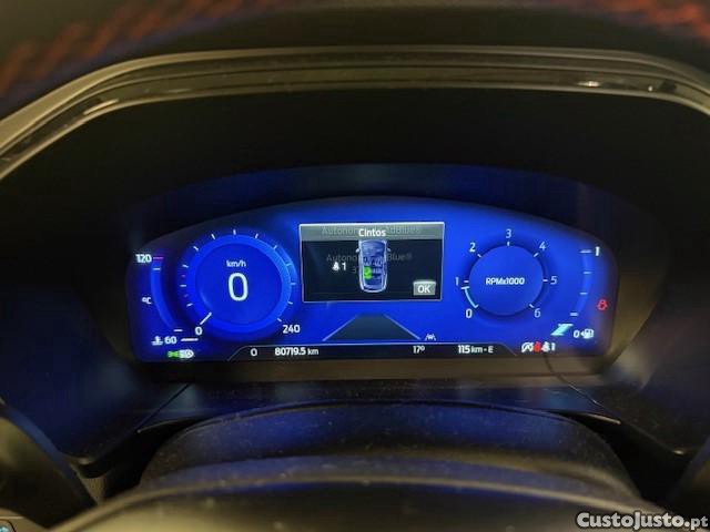 Ford Kuga ECOBLUE — fotografia 2