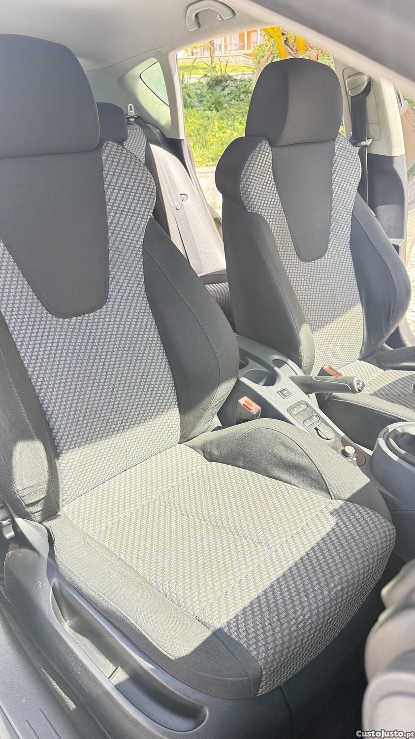 SEAT Leon GPL (Android & Apple CarPlay) c/ poucos kms — fotografia 4