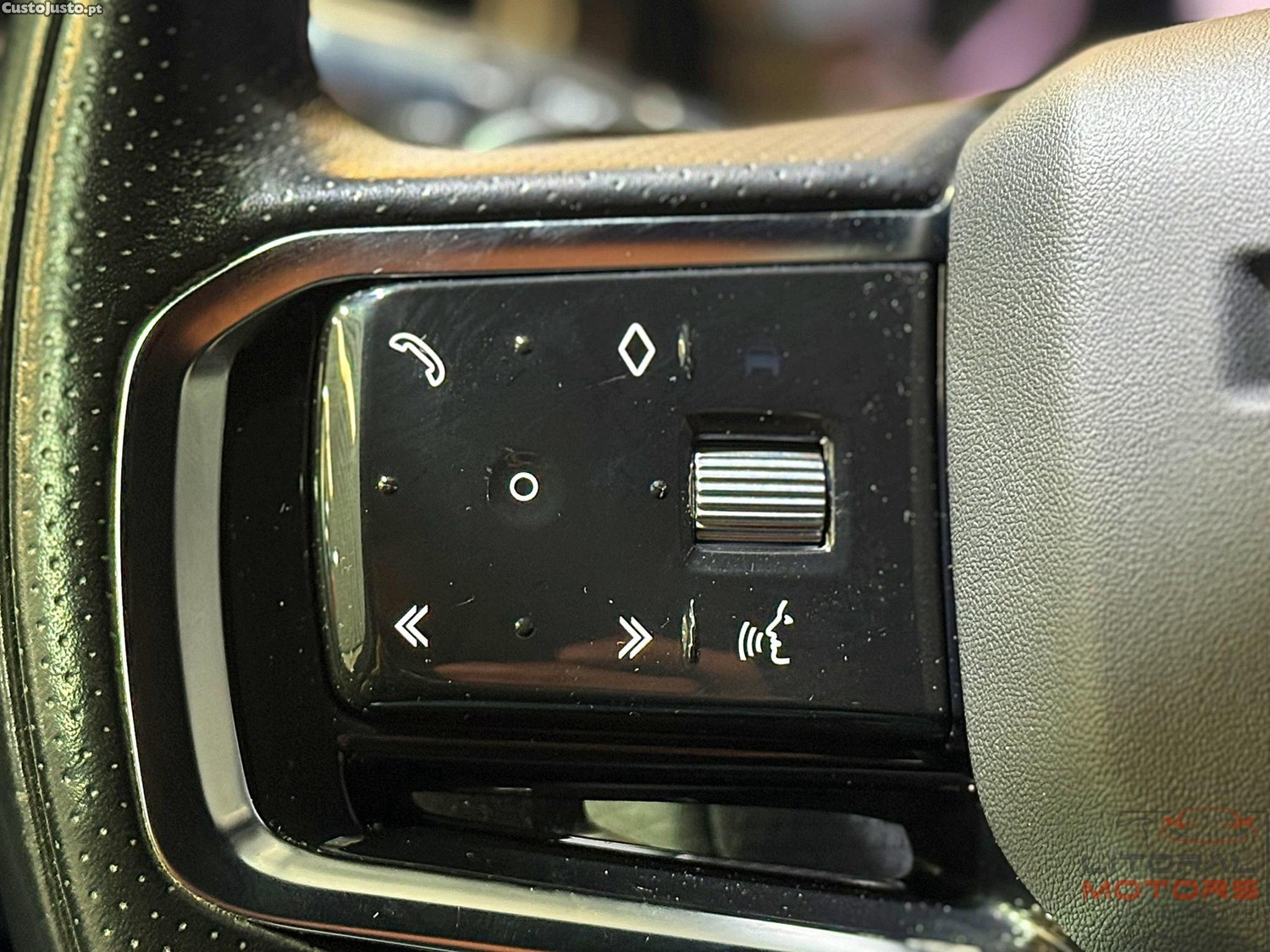 Land Rover Evoque P300e R-Dynamic S — fotografia 4