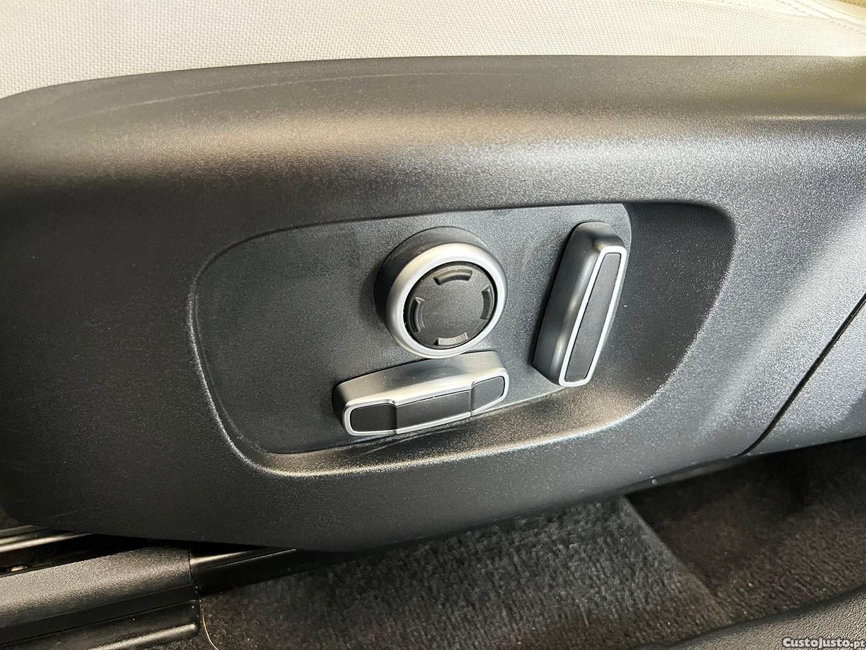 Land Rover Discovery Sport 1.5 I3 P300e AWD Dynamic SE — fotografia 6