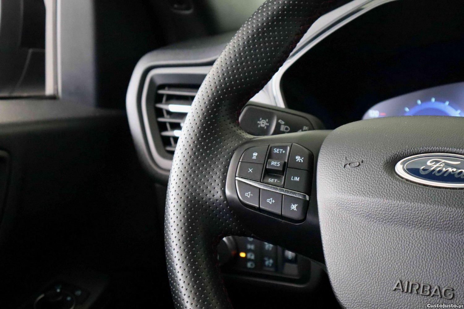 Ford Kuga 1.5 EcoBoost ST-Line X — fotografia 19