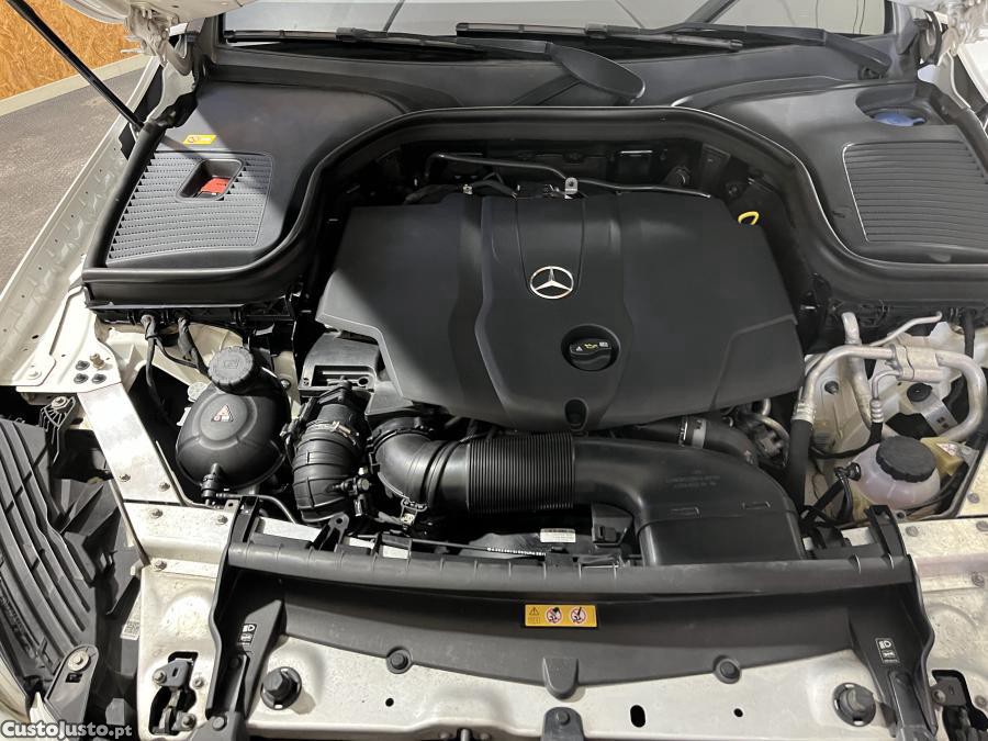 Mercedes-Benz GLC 220 AMG Line 4Matic — fotografia 4
