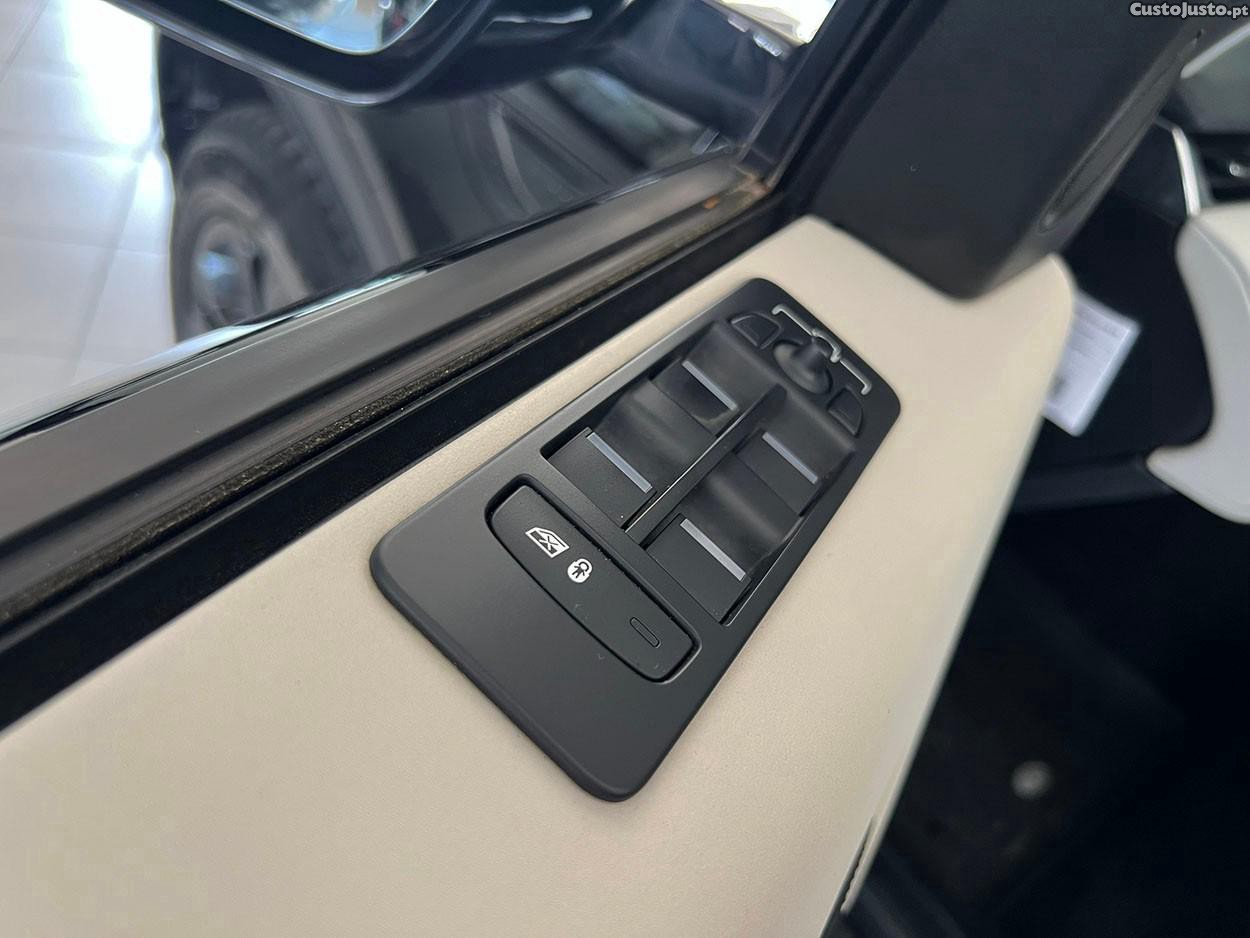 Land Rover Discovery Sport 1.5 I3 P300e AWD Dynamic SE — fotografia 5
