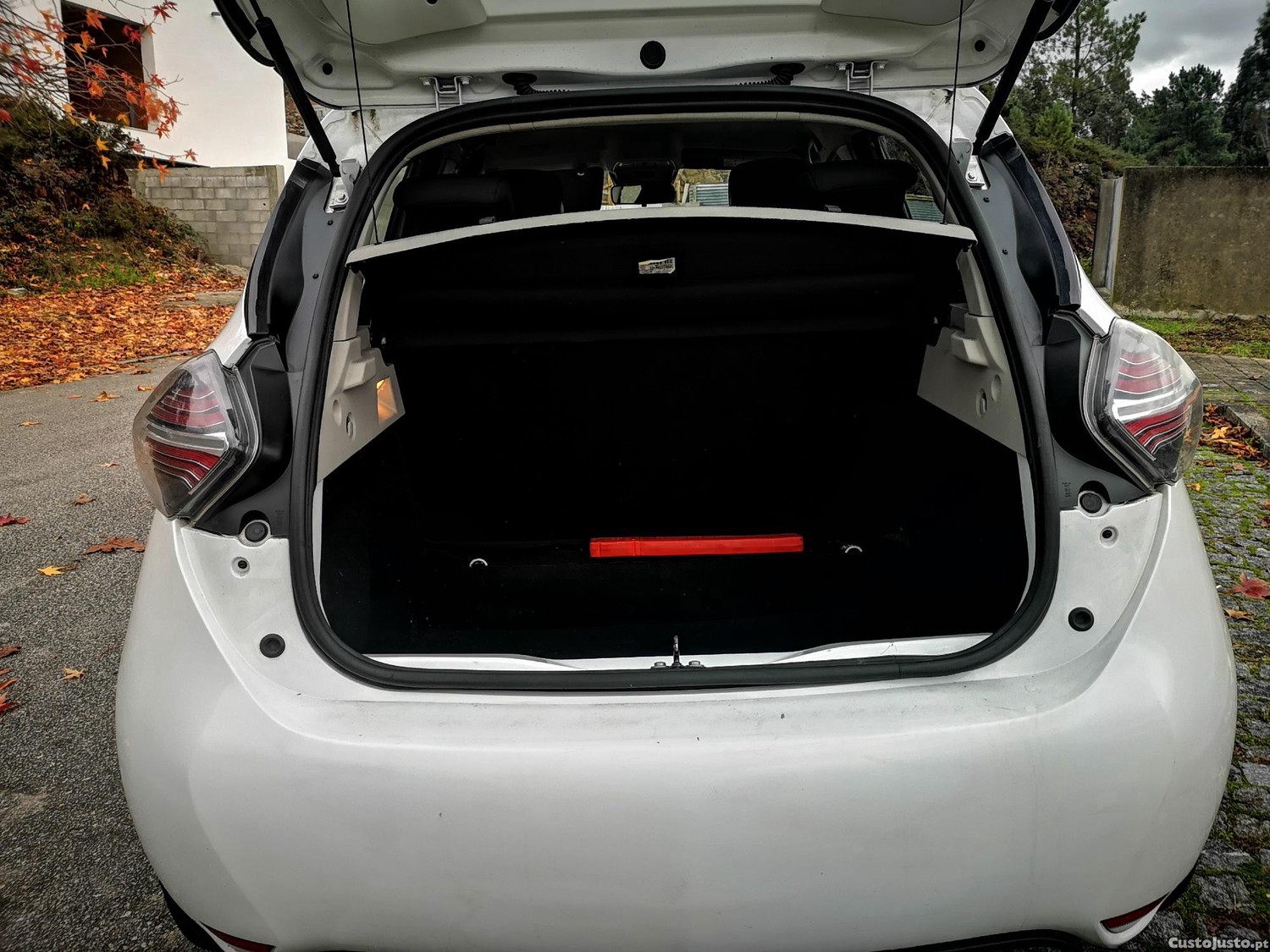 Renault Zoe Zen 52 C/ BATERIAS PROPRIAS - C/ GARANTIA - Carregador Domestico e Rápido — fotografia 13