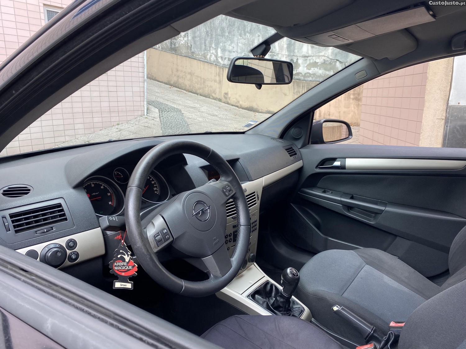 Opel Astra 1.3CDTI 90CV — fotografia 5