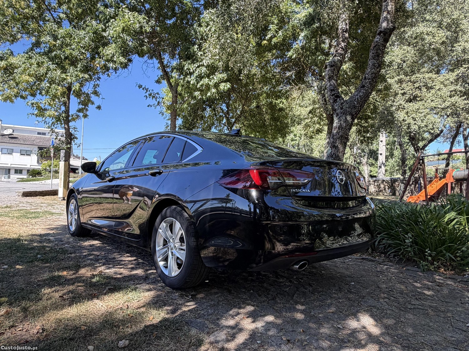 Opel Insignia 2.0 Turbo D — fotografia 9