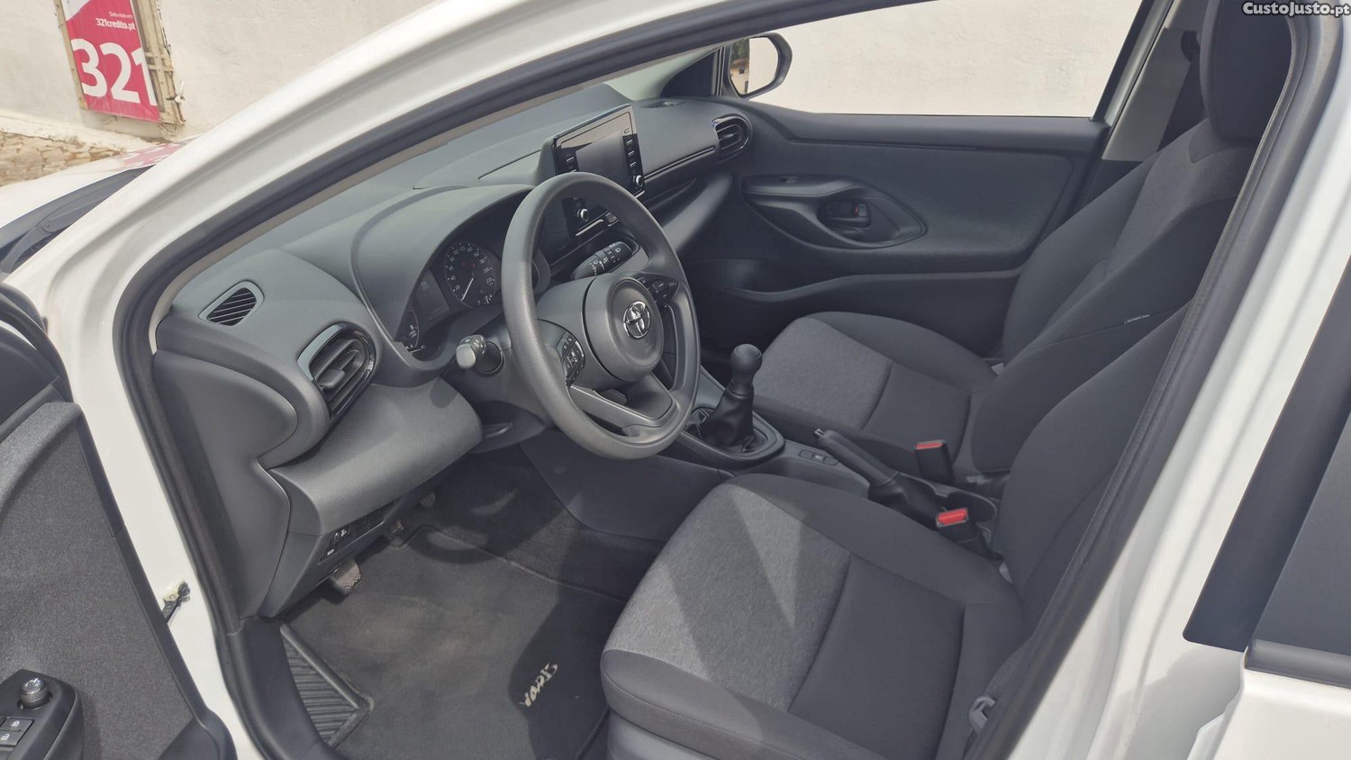 Toyota Yaris 1.0 VVT-iComfort — fotografia 11