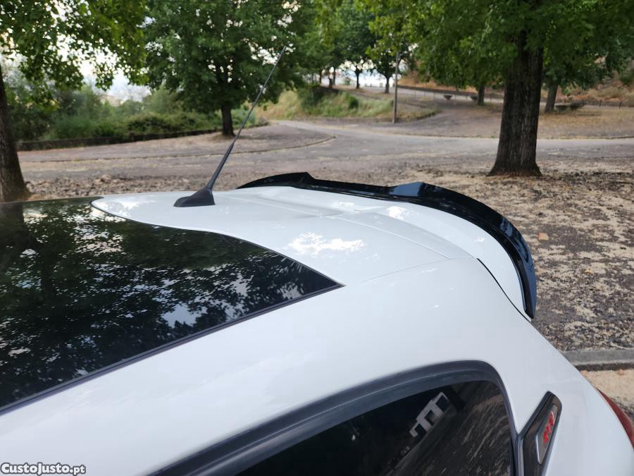 Peugeot 208 GTI 200 THP — fotografia 5
