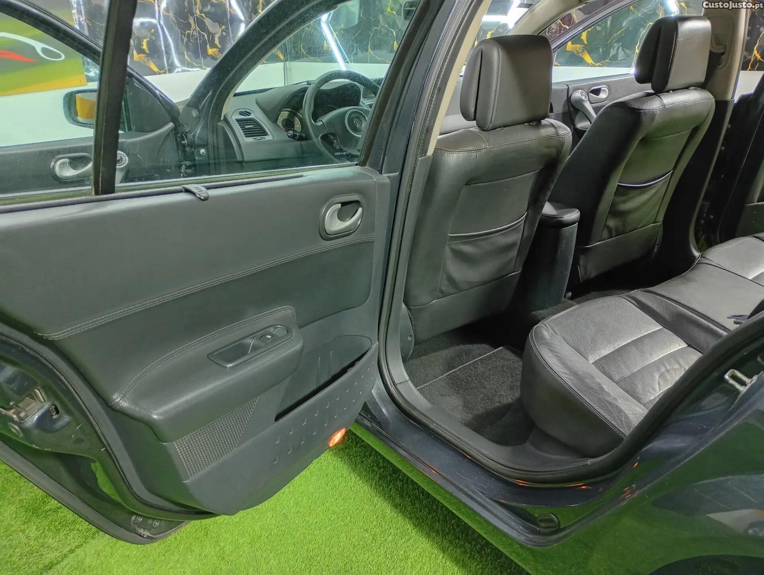 Renault Mégane Dinâmic S — fotografia 8