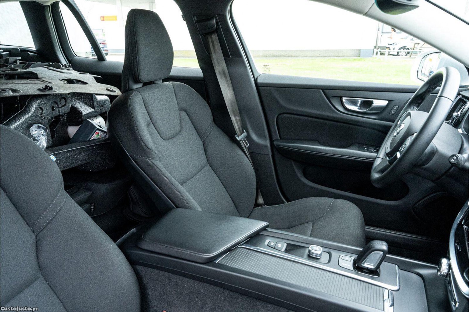 Volvo V60 2.0 B3 Momentum Advantage - 20 foto 4