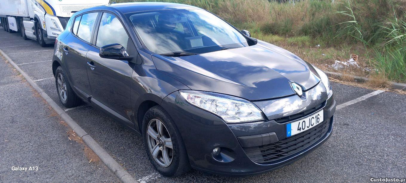 Renault Mégane 1.5 DCI Confort — fotografia 10