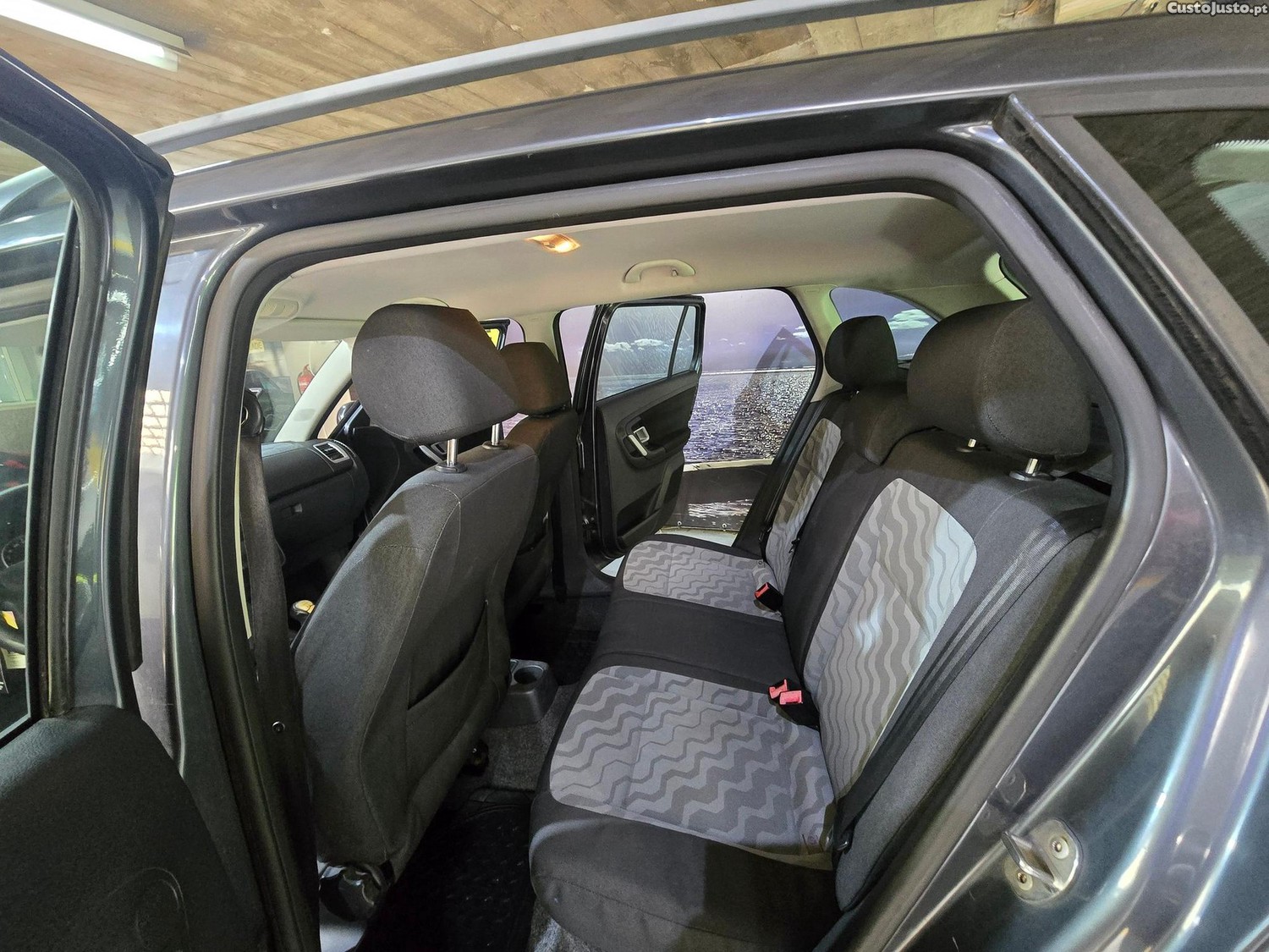 Skoda Fabia 1.2 Elegance — fotografia 6
