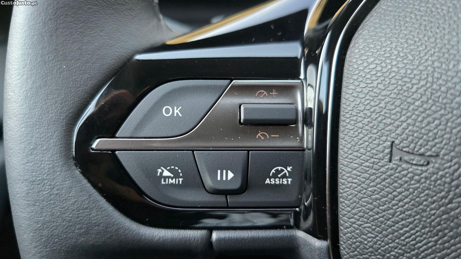 Peugeot 308 Hybrid Plug-in Active Pack EAT 8 — fotografia 16