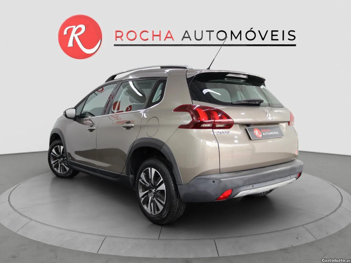 Peugeot 2008 PureTech 110 GPF Stop&Start EAT6 Allure — fotografia 8
